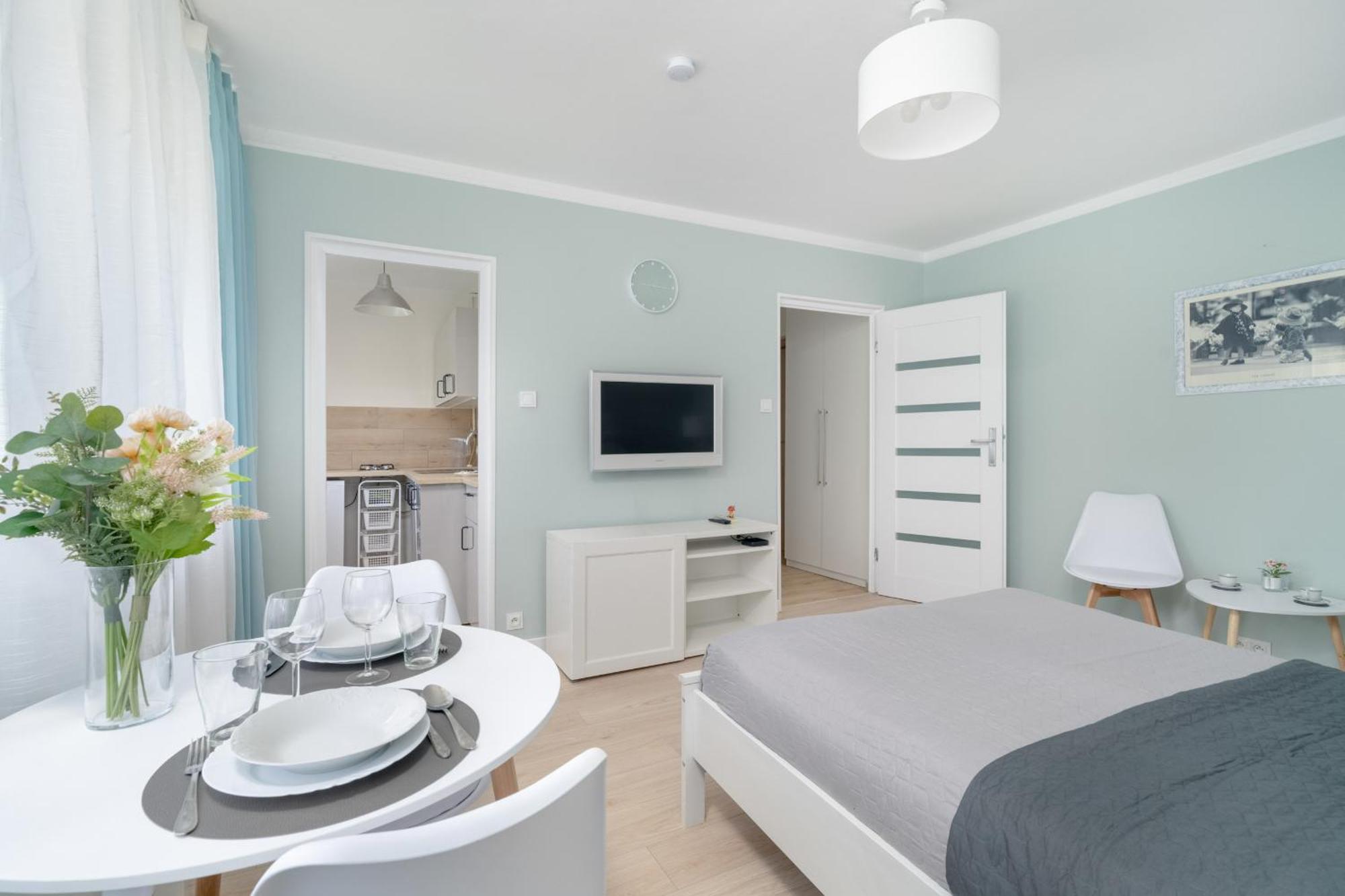 Bukowska Elegancki Z 1 Sypialnia I Biurkiem By Renters Poznań