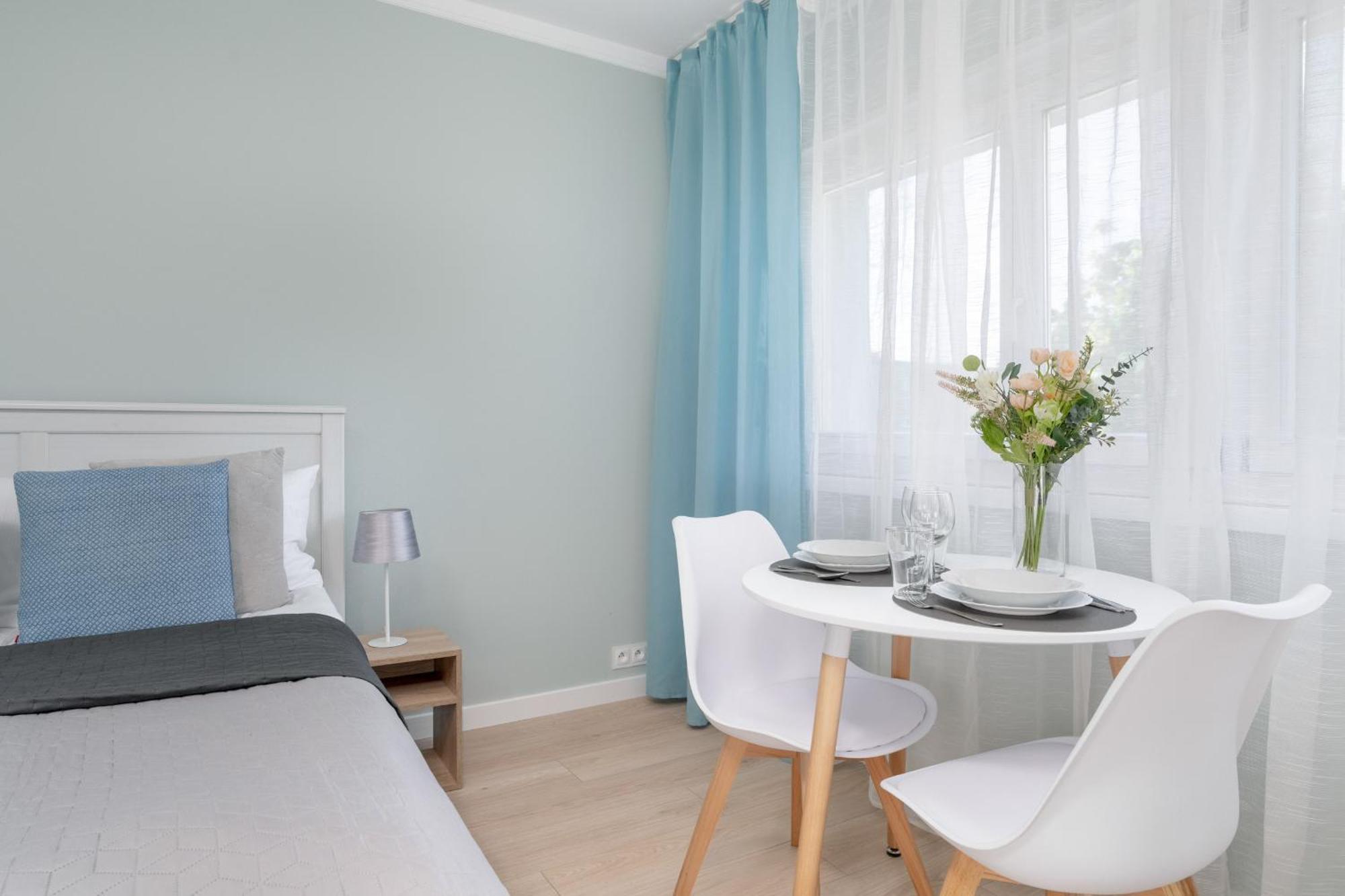 Bukowska Elegancki Z 1 Sypialnia I Biurkiem By Renters Apartament Poznań