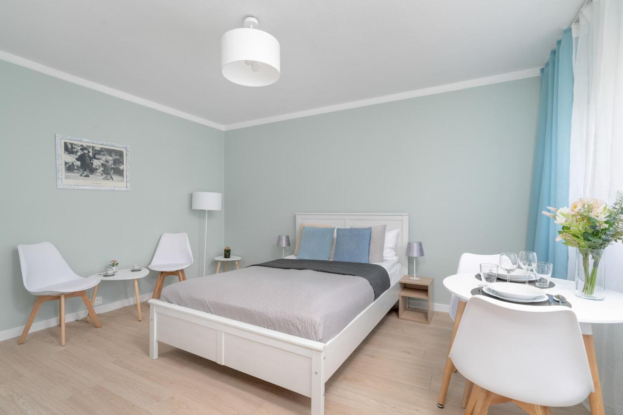 Apartament Bukowska Elegancki Z 1 Sypialnia I Biurkiem By Renters *